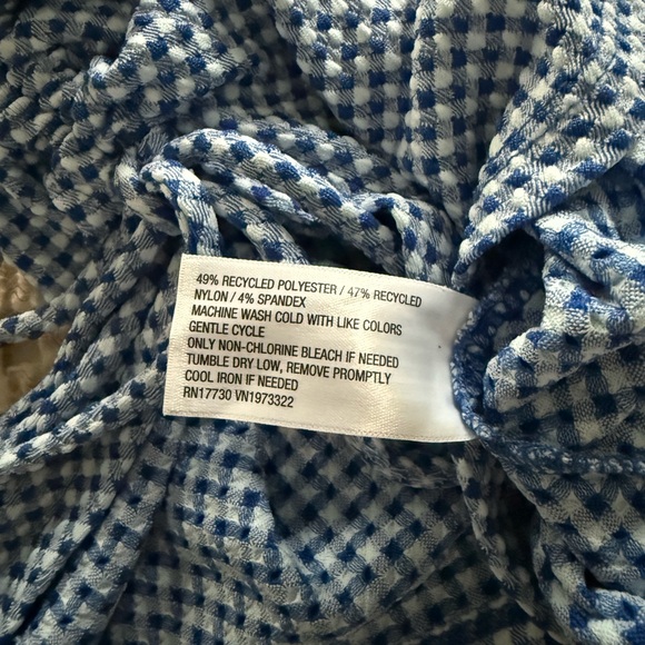 NEW Wild Fable Blue & White Plaid Asymmetrical Sleeveless Top Size XS - Picture 5 of 6